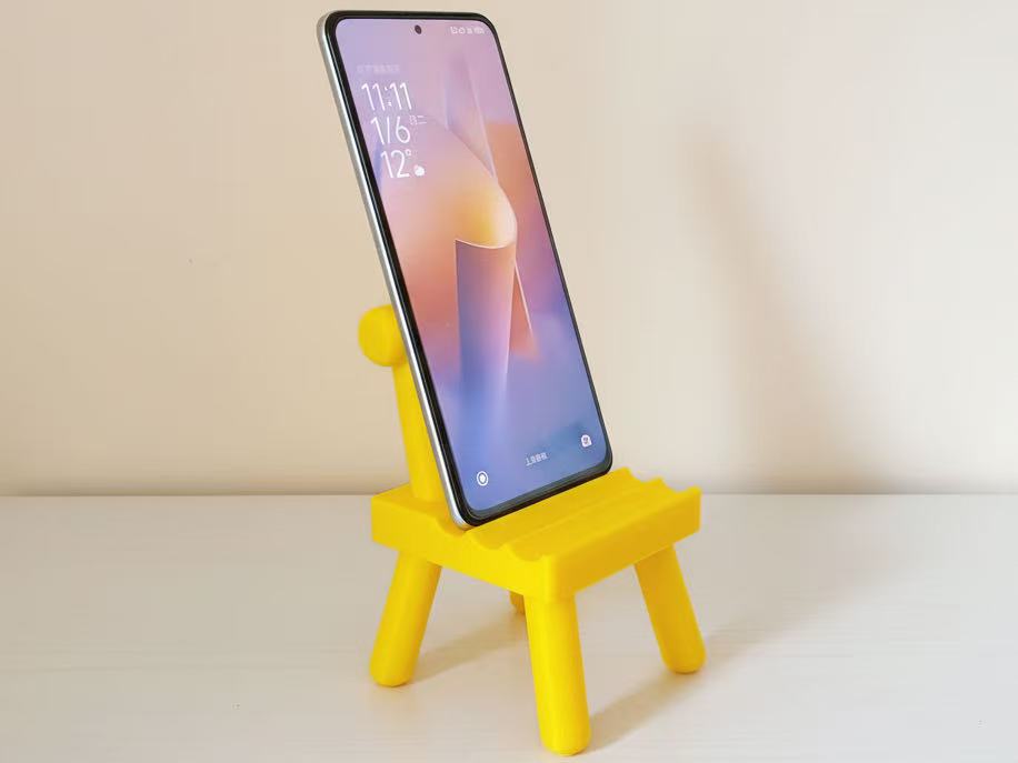 SANDALYE GÖRÜNÜMLÜ TELEFON TUTUCU